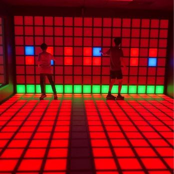 Squarena - Squarena puzzle mode - Team Building Activities Near Me - Solana Beach, California