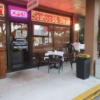 Captain's Catch Seafood Restaurant - outside seating - Seafood Near Me - Boynton Beach, Florida Captain's Catch Seafood Restaurant - outside seating - Seafood Near Me - Boynton Beach, Florida