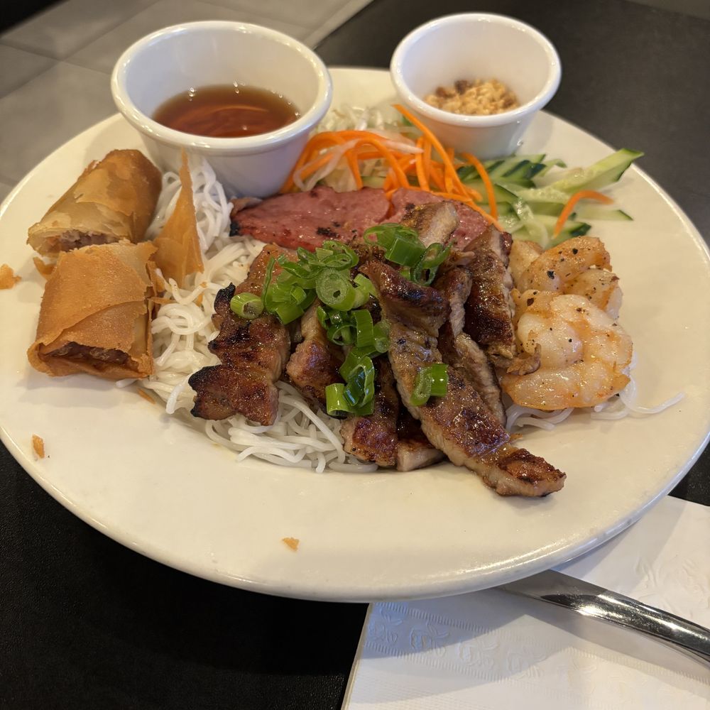 Song Lynn Vietnamese Restaurant - M19. Song Lynn Special vermicelli noodles with Grilled Pork, Shrimp, Pork Sausage, and Egg Roll - Vietnamese Near Me - Phoenix, Arizona Song Lynn Vietnamese Restaurant - M19. Song Lynn Special vermicelli noodles with Grilled Pork, Shrimp, Pork Sausage, and Egg Roll - Vietnamese Near Me - Phoenix, Arizona