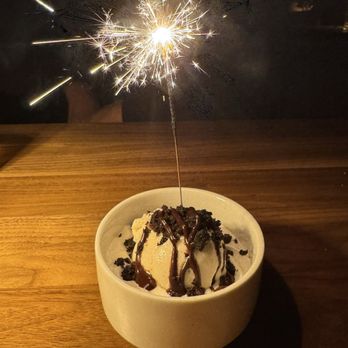 El Che Steakhouse & Bar - Ice cream on the house - Argentine Near Me - Chicago, Illinois