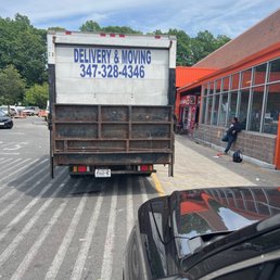 The truck blocked entrance why ??? The truck blocked entrance why ???