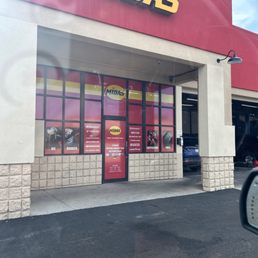 Terrible auto service center.