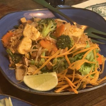Jaew Thai Cuisine - Chicken Pad Thai - Thai Near Me - Brooklyn, New York