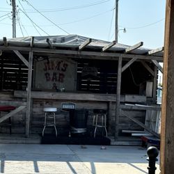 Grazers Bar & Grill - Outside