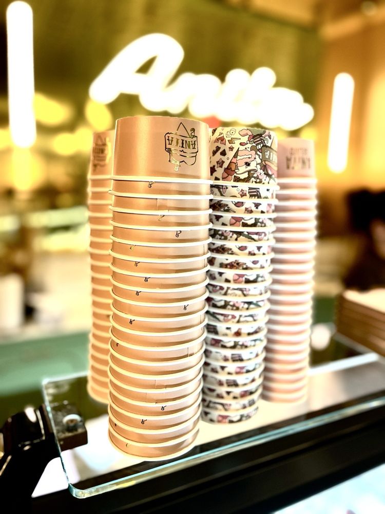 Anita La Mamma del Gelato