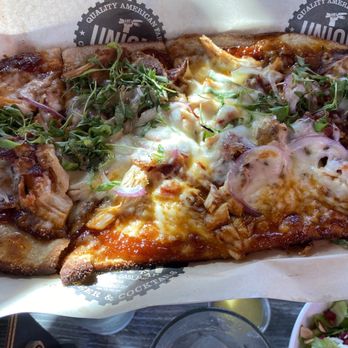 Union Kitchen and Tap Encinitas - BBQ Chicken Flatbread - New American Near Me - Encinitas, California Union Kitchen and Tap Encinitas - BBQ Chicken Flatbread - New American Near Me - Encinitas, California