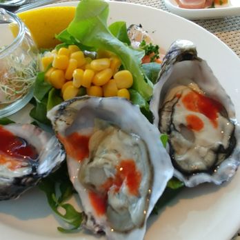 太平洋會 - Oysters from the Island View buffet - Social Clubs Near Me - Hong Kong, HK