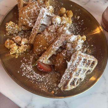 Keik - Chicken and waffles - Bakeries Near Me - Miami, Florida