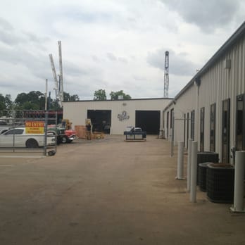 Gas Monkey Garage - Looking back towards the garage - Used Car Dealers Near Me - Dallas, Texas