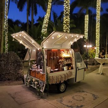 Bee-Ella Fizz - a food truck with its open doors - Bartenders Near Me