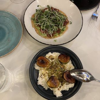 Tala House - Figs and tuna tostada - American Near Me - Chicago, Illinois Tala House - Figs and tuna tostada - American Near Me - Chicago, Illinois