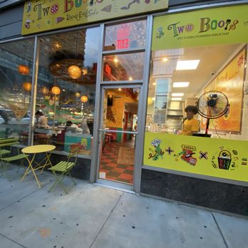 Two Boots Pizza Upper East Side - Entrance - Pizza Near Me - New York, New York Two Boots Pizza Upper East Side - Entrance - Pizza Near Me - New York, New York