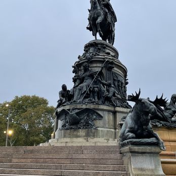 Washington Monument - Public Art Near Me - Philadelphia, Pennsylvania Washington Monument - Public Art Near Me - Philadelphia, Pennsylvania
