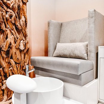 The Seven Nail Spa - Nail Salons Near Me - Chattanooga, Tennessee