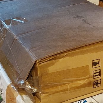 VIC Moving and Storage - Oil covering boxes - Movers Near Me VIC Moving and Storage - Oil covering boxes - Movers Near Me
