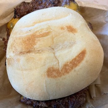 Fat Maggie’s - bun top. grilled? - American Near Me - Mulberry, Florida