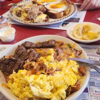 Park Wayne Diner - He man breakfast. Steak skillet, steak, eggs, home fries under the steak with peppers, onions, mushrooms. - Diners Near Me - Wayne, New Jersey
