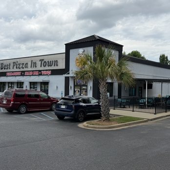 Best Pizza In Town - Pizza Near Me - Boiling Springs, South Carolina