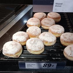 Lidl - Fresh fluffy sweet jell-filled dough balls.