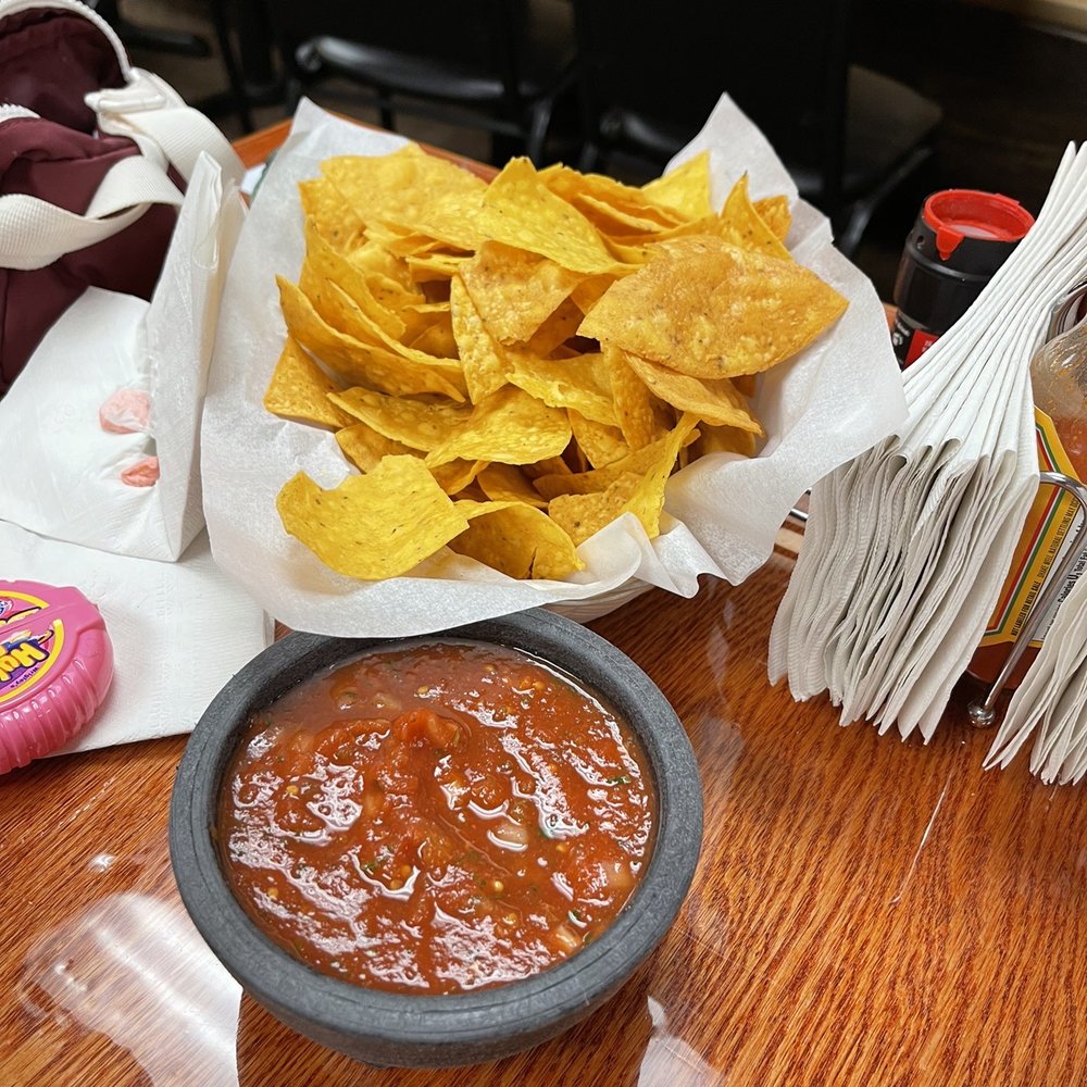 Agave Mexican Restaurant - Chips and salsa - Tex-Mex Near Me - Mayer, Minnesota
