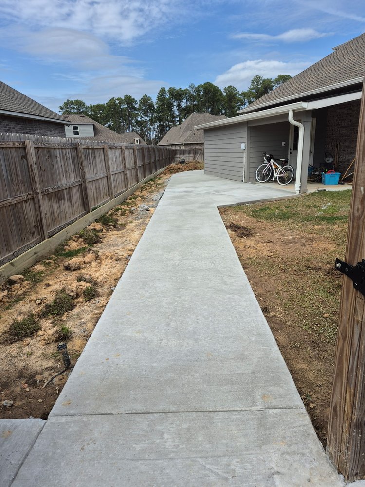Landscaping & Concrete Solutions - tree service in Saucier, MS
