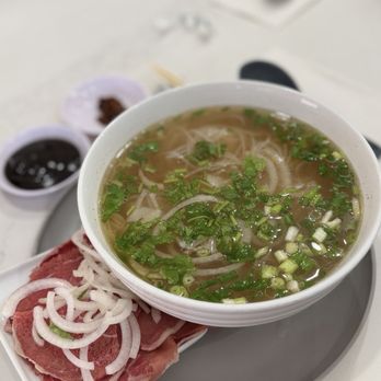 Kieu Vietnamese Cuisine - Rare beef pho - Vietnamese Near Me - Honolulu, Hawaii