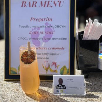 Sur-MixAlot Bartending Services - Peach spritzer - Bartenders Near Me Sur-MixAlot Bartending Services - Peach spritzer - Bartenders Near Me