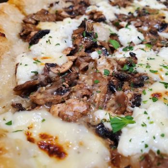 Fieldwork - Fun Guy Pizza -- YUM! - Breweries Near Me - Sacramento, California