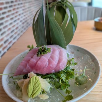 Shiki - Hamachi sashimi - Sushi Bars Near Me - Omaha, Nebraska