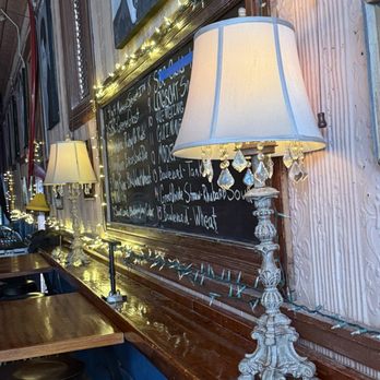 Lindberg's Tavern - Bars Near Me - Springfield, Missouri
