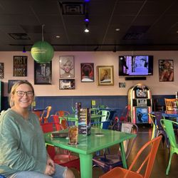 Fountain City Social - Bright, clean, nice place to enjoy a drink and listen to great 80s music!