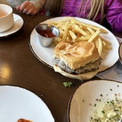 Village Station - Kids cheeseburger
