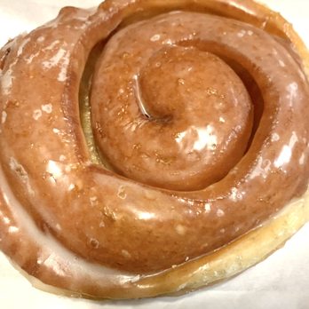 Delicious Donuts - I am addicted to their cinnamon rolls. A coffee and a cinnamon roll makes my day. I love this place. - Donuts Near Me - Los Angeles, California