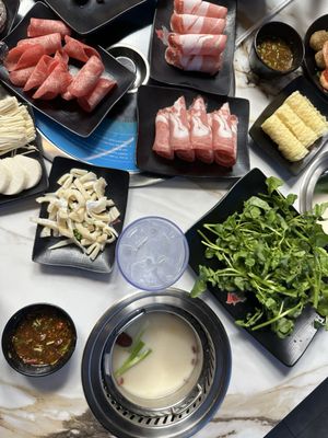 Booming Hot Pot & Grill by null