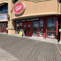 Fralinger's Original Salt Water Taffy - Store front