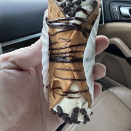 Large cannoli Large cannoli