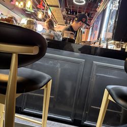 Berwyn Harold's Chicken & Bar