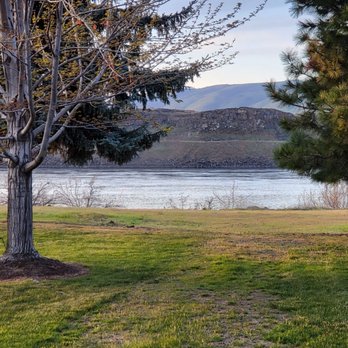 Tierra De Lobos Winery - View from back patio - Wine Tasting Room Near Me - The Dalles, Oregon Tierra De Lobos Winery - View from back patio - Wine Tasting Room Near Me - The Dalles, Oregon