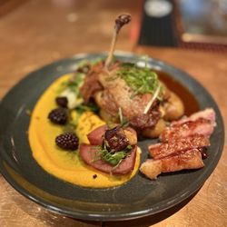 Eolus Bar & Dining - Duck breast and confit leg