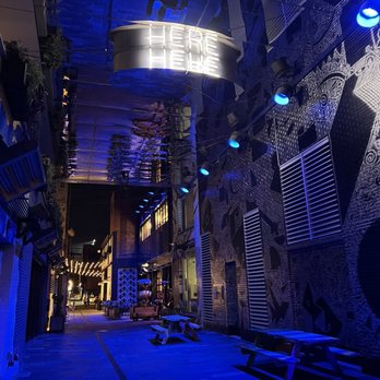 Run For The Roses - Alley leading into speakeasy - Cocktail Bars Near Me - Denver, Colorado
