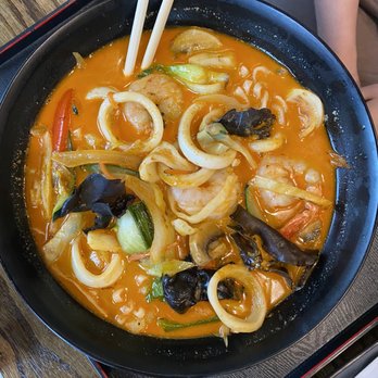 Mo' Ramyun - Jjampong - Noodles Near Me - Vaughan, Ontario