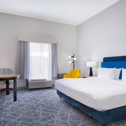 Hampton Inn & Suites Lamar - Guest room