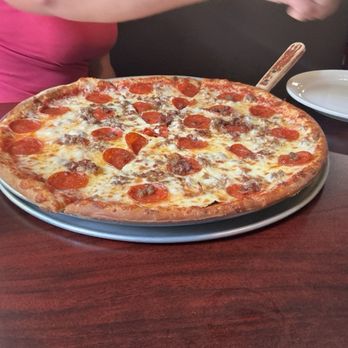 Primavera Pizzeria & Grill - Meaty pizza - Pizza Near Me - Fredericksburg, Virginia Primavera Pizzeria & Grill - Meaty pizza - Pizza Near Me - Fredericksburg, Virginia