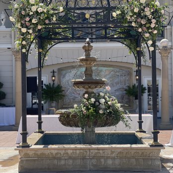 Grand Island Mansion - Courtyard Fountain Flowers Flowers & Decor by Amour Florist & Bridal - Venues & Event Spaces Near Me - Walnut Grove, California Grand Island Mansion - Courtyard Fountain Flowers Flowers & Decor by Amour Florist & Bridal - Venues & Event Spaces Near Me - Walnut Grove, California