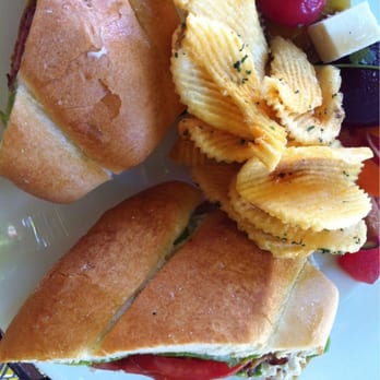 Barndiva - Dungeness crab blt sandwich and amazing salad with pomme frites - New American Near Me - Healdsburg, California Barndiva - Dungeness crab blt sandwich and amazing salad with pomme frites - New American Near Me - Healdsburg, California