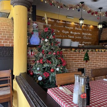 Don Mario Trattoria - Xmas tree - Pizza Near Me - Playa del Carmen, ROO Don Mario Trattoria - Xmas tree - Pizza Near Me - Playa del Carmen, ROO