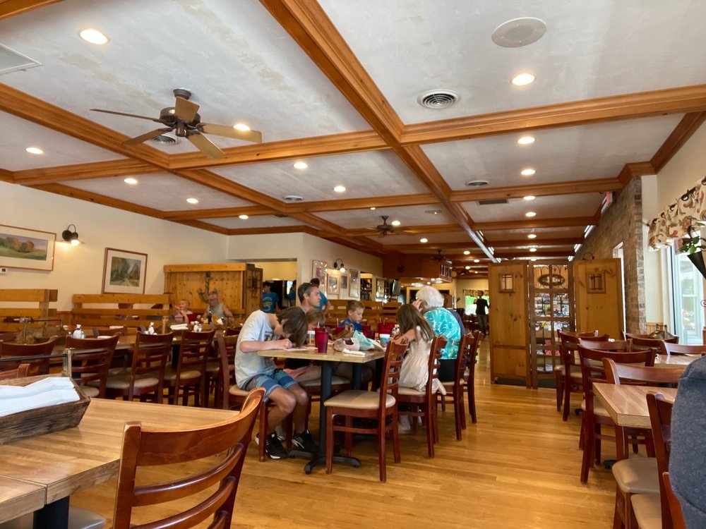 Pelletier's Restaurant & Fish Boil
