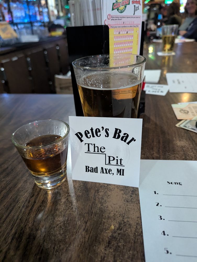 Pete's Bar Logo