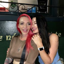 Maddens Bar - Outside