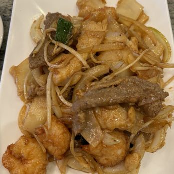 La Mint - Vietnamese Kitchen - J1. Combination Chow Fun - Vietnamese Near Me - Reno, Nevada